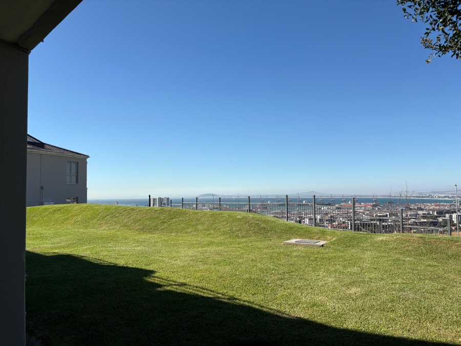 2 Bedroom Property for Sale in Vredehoek Western Cape